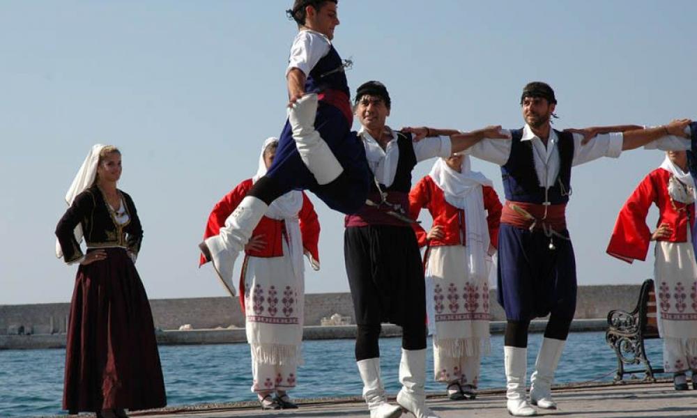 Cretan Music & Dance