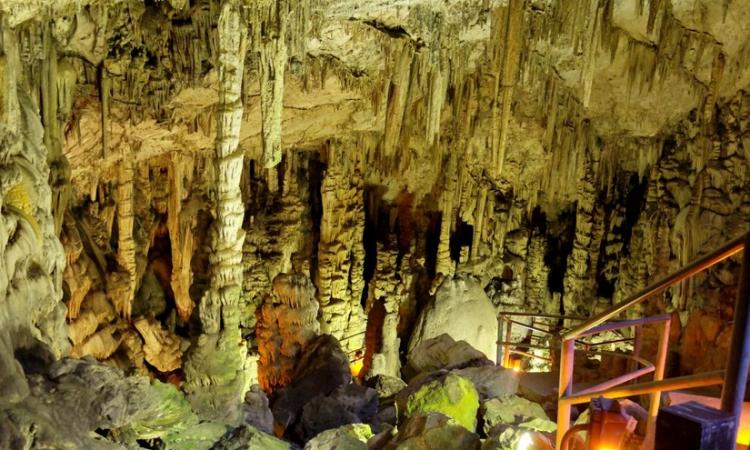 Crete Zeus Cave, Krasi Traditional Village