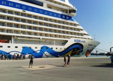 Crete: Arriving by cruise ship at Heraklion Port